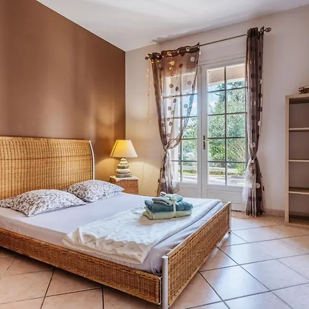 Les Romarins Tatil Evi *